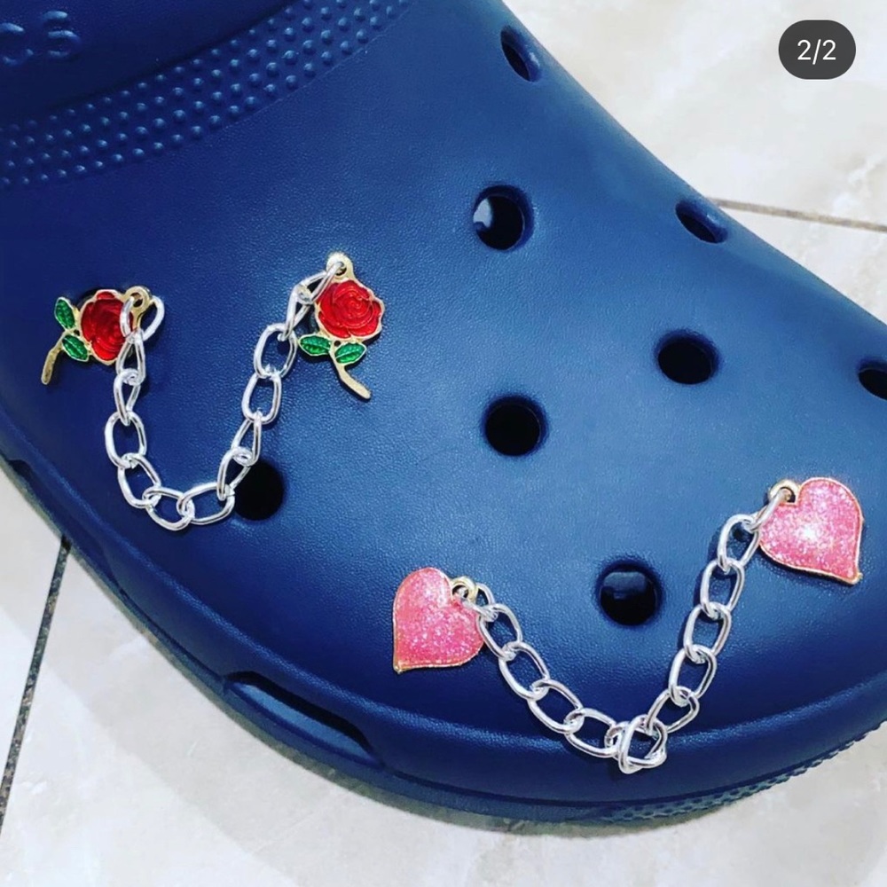 Crocs ROSES chain charm